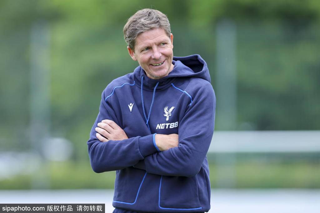 足球友谊赛:美因茨vs水晶宫
        
    足球友谊赛:美因茨vs水晶宫